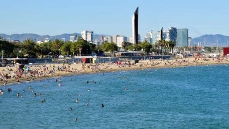 Beautiful but hidden beach just minutes from Barcelona tourists can never find