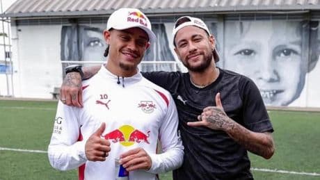 Xavi Simons y Neymar se divierten en Sao Paulo