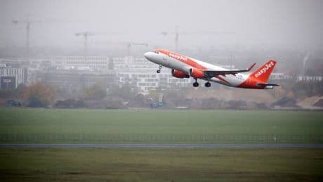 Un passager tente d'entrer dans le cockpit sur un vol Lyon-Porto, l'avion fait demi-tour