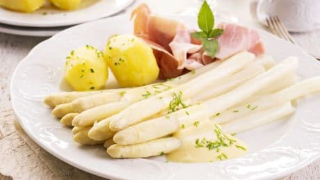 Zur Spargel-Saison - Wie gelingt selbst 
gemachte Sauce Hollandaise?