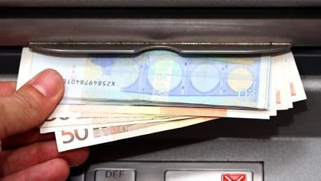 ¿Cuándo se cobra la pensión de julio 2025? Estas son las fechas de Santander, CaixaBank, BBVA...
