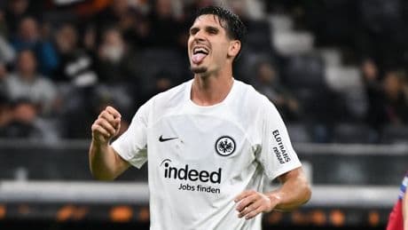 In Hamburg - Bundesliga-Star eröffnet Gesundheits-Laden