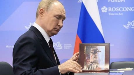 Putin, cosa ha detto oggi: la pace (per ora impossibile) con l'Ucraina, la minaccia alle truppe occidentali e il no a Kiev nella Nato
