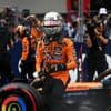 Norris mazzelt met safetycar en wint sprintrace Miami, tijdstraf Verstappen