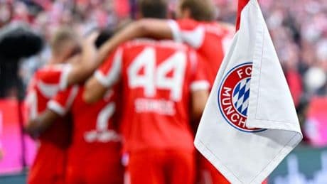 Fußball-Bundesliga: Zwei Notfälle: Bayern- und HSV-Fans stellen Support ein