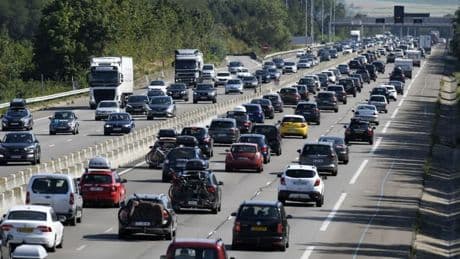 Un homme d'une cinquantaine d'années meurt en tombant d'un pont sur l'A7 près des Pennes-Mirabeau