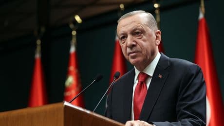 Krizlerin çözümü için adres Türkiye! Yunan medyası şaşkınlığını gizleyemedi: Cumhurbaşkanı Erdoğan az sayıdaki liderden biri