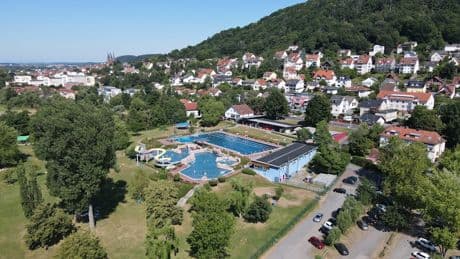Nach Missbrauchsfällen im Freibad - Videoüberwachung in der ganzen Stadt Gelnhausen