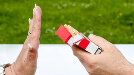 Ue pensa alla stangata sul tabacco: quanto costeranno le sigarette