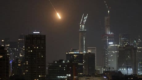 [EN DIRECT] L'Iran riposte à Israël par le tir de dizaines de missiles balistiques, explosion à l'aéroport Mehrabad de Téhéran