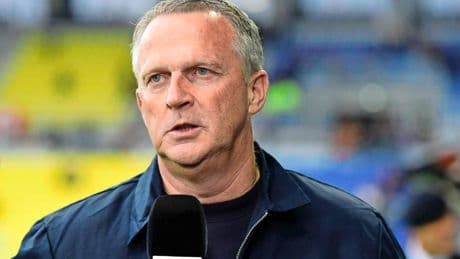 John van den Brom na één seizoen weer weg bij Vitesse: ’Ze hebben geen idee’