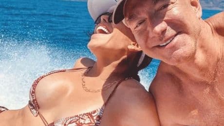 Bezos desencadenado: su boda con Lauren Sanchez, una historia gráfica de amor y lujo