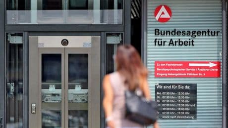 Arbeitsmarkt: Zahl der Arbeitslosen steigt im Juli auf fast drei Millionen