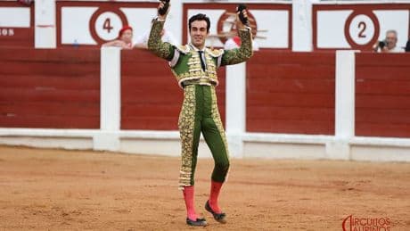 Tomás Rufo corta tres orejas y sale a hombros con La Quinta en Gijón, donde Fortes sustituye a Morante