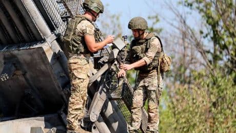 Rusia presiona a Ucrania en el frente en vísperas de la cumbre de Trump y Putin en Alaska