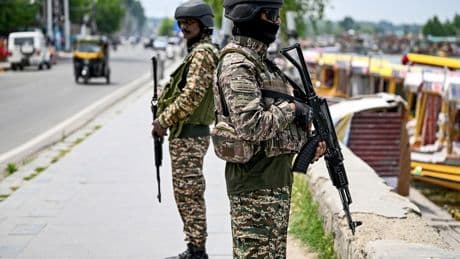 L’Inde a frappé des «sites terroristes» au Pakistan avec des missiles, Islamabad riposte par des tirs d’artillerie