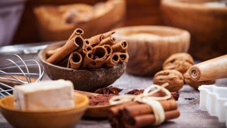 Cuáles son las propiedades de la canela y cómo consumirla de forma natural para aprovechar sus beneficios