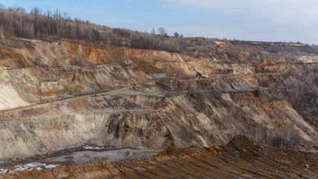 La industria alemana alerta de una posible crisis por la escasez de tierras raras chinas