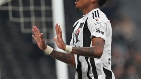 Beşiktaş'ta Arroyo'ya talip çıktı!