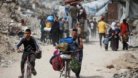 Al menos 34 muertos en un bombardeo de Israel a un campo de desplazados “seguro” de Gaza