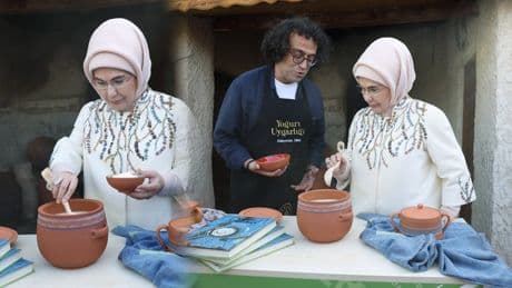 Emine Erdoğan, Nevşehir'de yoğurt mayaladı