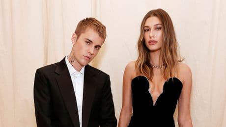Mit Lipgloss zum Finanzboss - Milliarden-Deal für Hailey Bieber!