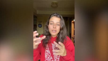 Le aseguran a una &#039;tiktoker&#039; que el gallego es &quot;un dialecto&quot; y ella responde: &quot;Vamos a dar una clase de historia y lingüística&quot;