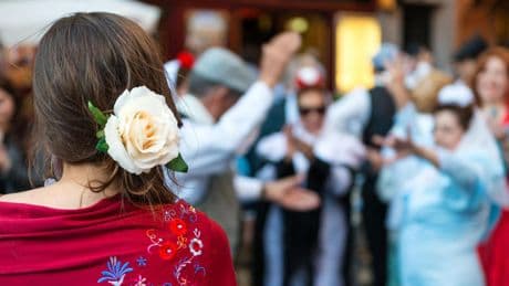 ¿Sueñas con lucir el traje de chulapa tradicional? Así puedes diseñar el tuyo para la San Isidro 2025