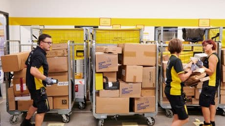 DHL suspende temporalmente el envío de paquetes a EEUU por los cambios fiscales de Trump