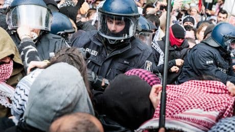 Berlin: Polizist bei Pro-Palästina-Demo in Kreuzberg schwer verletzt