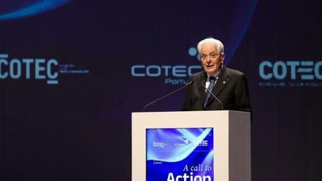 Mattarella cita Puccini e sferza l'Unione Europea: «Nessun dorma»