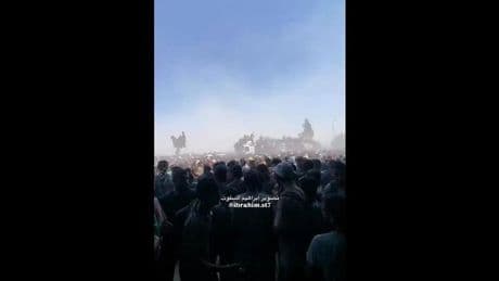 Gazze’de Yardım Tırlarına Akın: Kitlesel Açlık Krizinin Boyutunu Gözler Önüne Seren Görüntüler