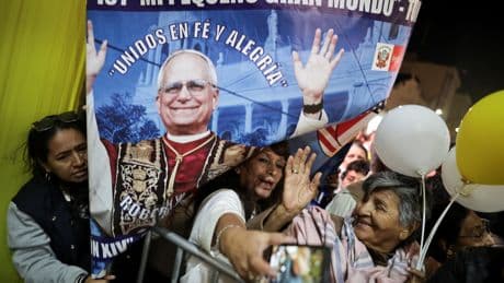 Des milliers de Péruviens rendent hommage à Léon XIV lors d'une messe dans la ville où il fut évêque