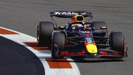 Max Verstappen celebra su paternidad con la pole de Miami