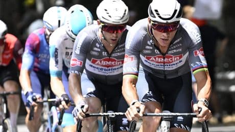 LIVE Tour de France: Van der Poel na chaotisch begin mee in kopgroep en nadert groene trui