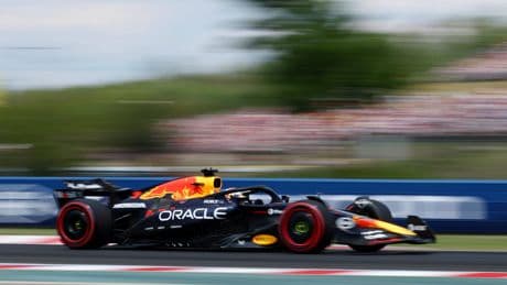 Max Verstappen ook tijdens derde vrije training in Hongarije kansloos, snelste tijd WK-leider Oscar Piastri