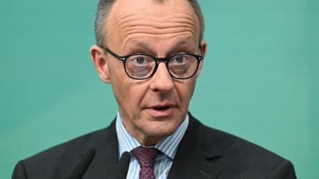 Européen convaincu, multimillionnaire... Qui est Friedrich Merz, le nouveau chancelier allemand?