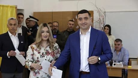 Romanya’da halk ikinci tur için sandık başına gidiyor: Aşırı sağ ile Avrupa yanlısı aday karşı karşıya