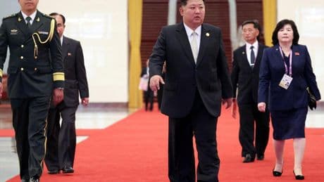 Un retrete portátil, bolsas para las colillas y restos de comida: el séquito de Kim Jong-un elimina todo rastro de su líder en Pekín
