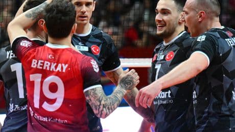 Efeler Ligi'nde şampiyon Ziraat Bankkart!