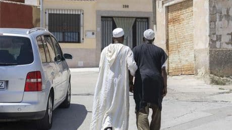 El auge del racismo lleva a los partidos a marcar su estrategia sobre inmigración