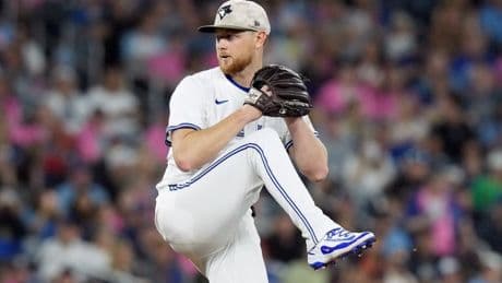Clement hits walk-off single, Jays beat Tigers 2-1