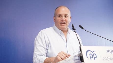 El PP pide al PNV que deje caer al Gobierno de Sánchez mientras vincula a Aitor Esteban con una "mafia corrupta"