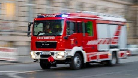 Größerer Einsatz: Drei Verletzte bei Brand in Teltow