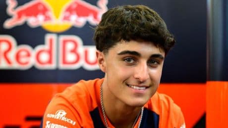 "En febrero no tenía moto en ningún campeonato y pensaba que no iba a seguir corriendo"
