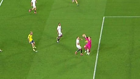 Una polémica que puede decidir el descenso: así ha sido el gol anulado a Las Palmas ante el Sevilla