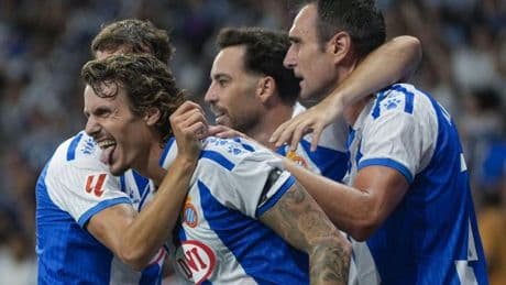 Un Espanyol de dulce tumba a Osasuna en otra tarde de pasión en Cornellà