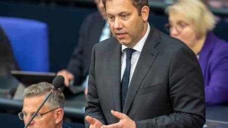 „Wir werden massiv investieren“ – Klingbeil umreißt Regierungsfahrplan für die nächsten Jahre