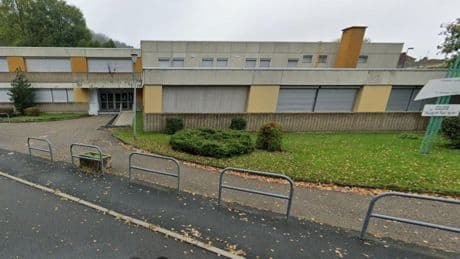 Loire : une surveillante de collège reçoit une pluie de coups en s’interposant dans une bagarre