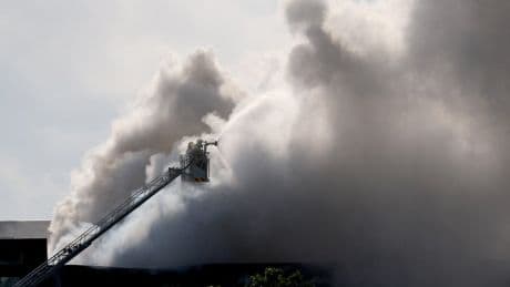 Toxic cloud forces 160,000 people indoors in Spain’s tourism region
